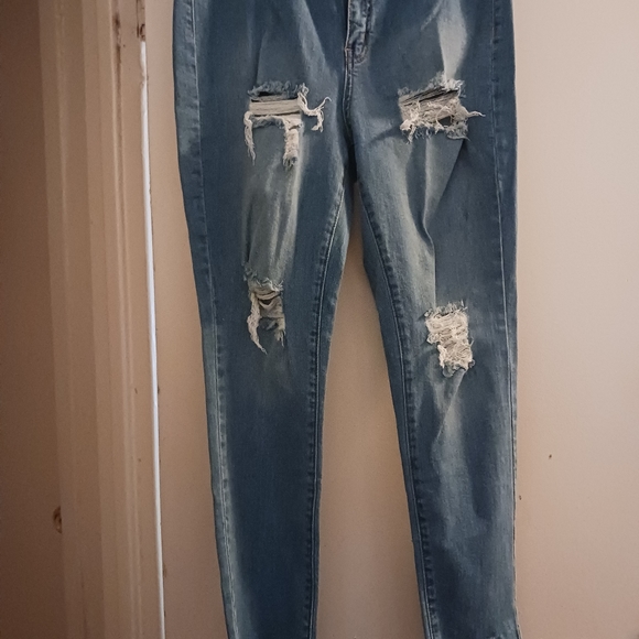 Jeans - Picture 1 of 2